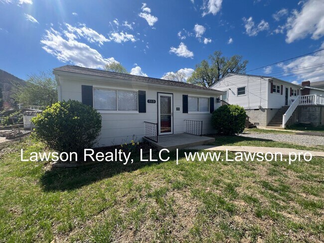 Lovely 2 Bedroom 1 Bath Single Family Home - Lovely 2 Bedroom 1 Bath Single Family Home