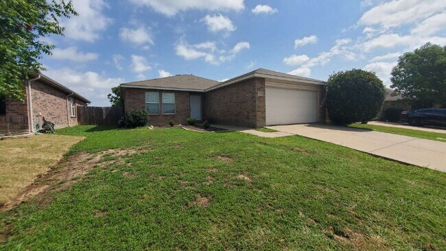 Building Photo - Charming 3 bedroom, 2 bath, 1,354 sq.ft. h... Rental