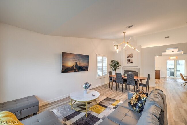 Photo - 549 Brigadier St