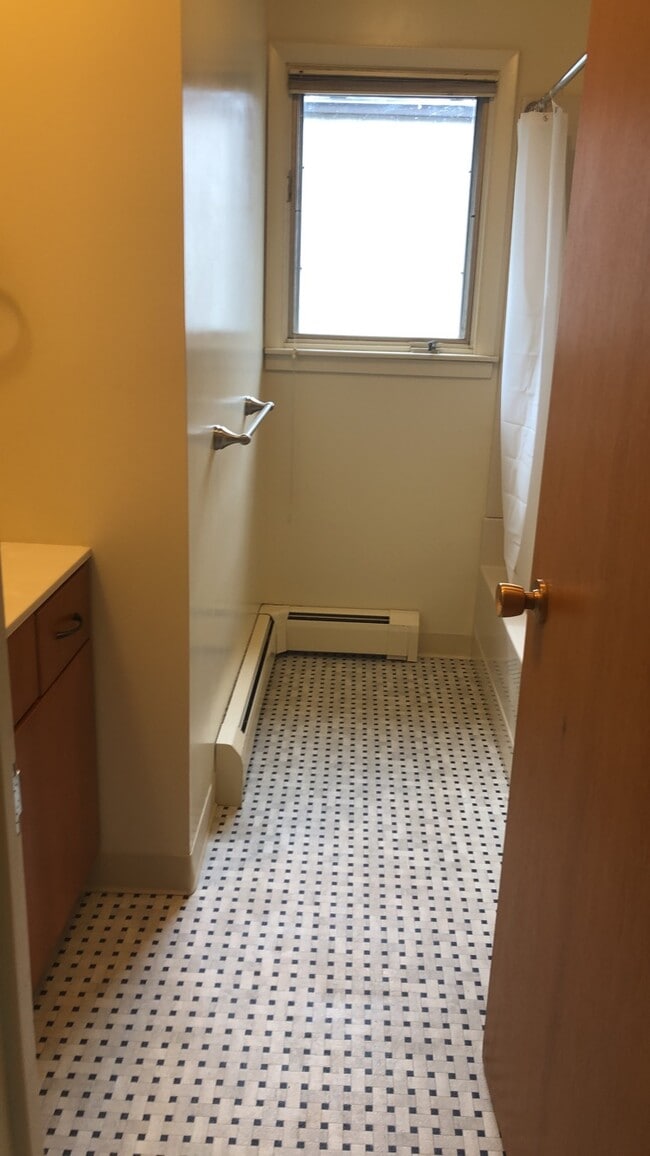 Photo - 1110 College Ave