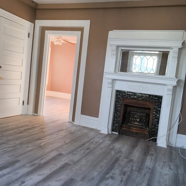 Building Photo - 517-519 Second St Unit 2