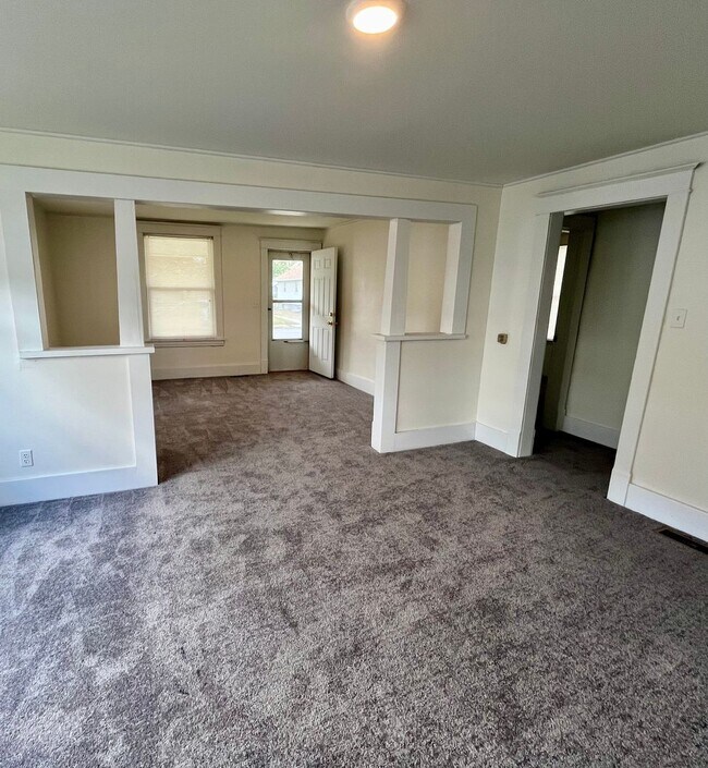 Photo - 725 Rice St Unit House