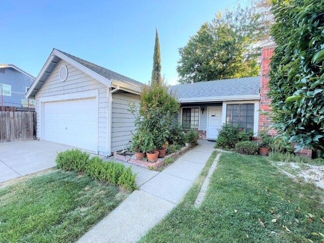Building Photo - Fantastic 3 Bedroom in Natomas
