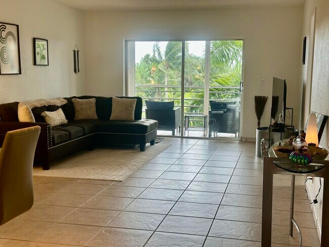 Photo - 3010 NE 16th Ave Unidad 405