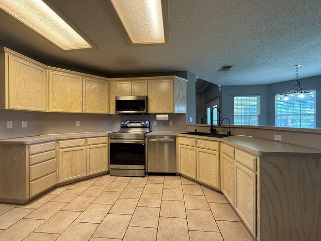Photo - Gorgeous 3 bed/2bath home in Twin Oaks AVAILABLE SOON!