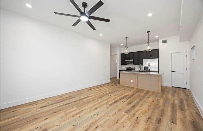 Photo - 8011 Cora St