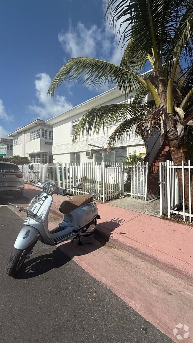 Building Photo - 8132 Harding Ave Unit 2 Rental
