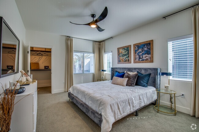 1 BR, 1 BA - 898 SF