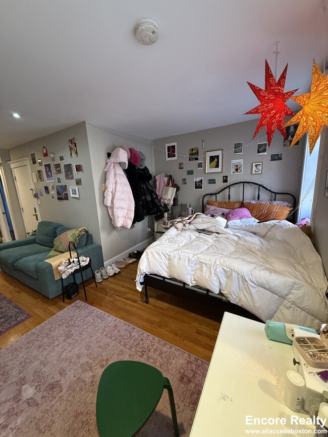 Photo - 16 Cedar Lane Way Unit 2