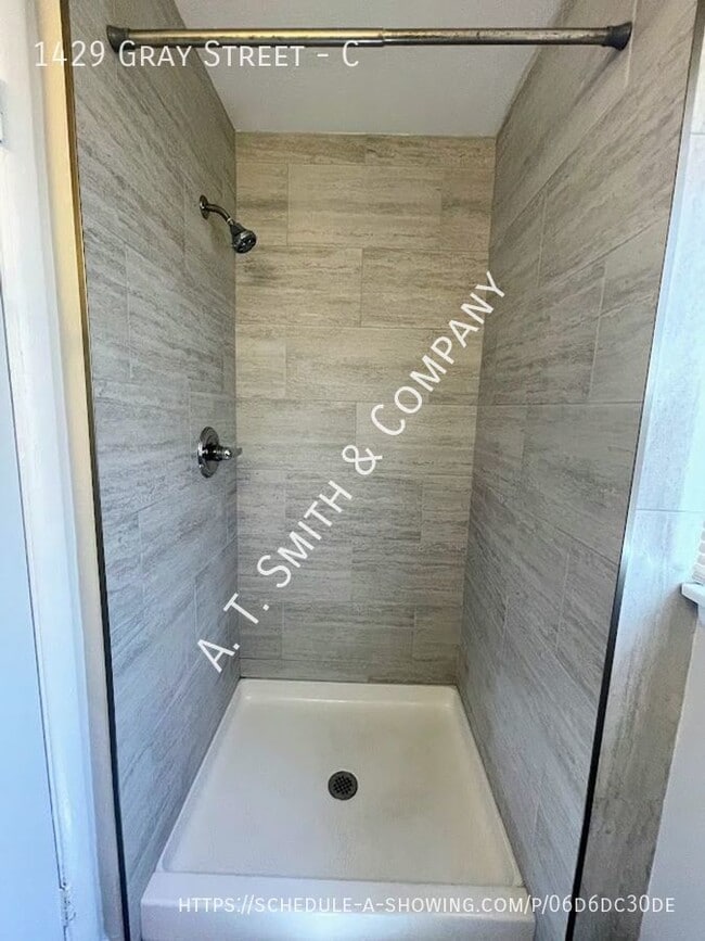 Photo - 1429 Gray St Unidad C