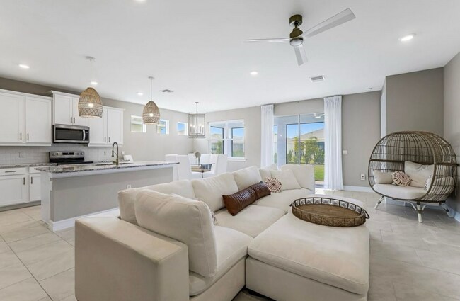 Photo - 440 Coral Reef Pl