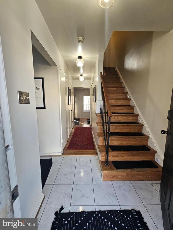 Photo - 511 Mt Lubentia W