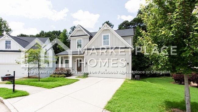 Photo - 185 Russell Way