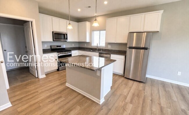 Photo - 89 Hutchison St