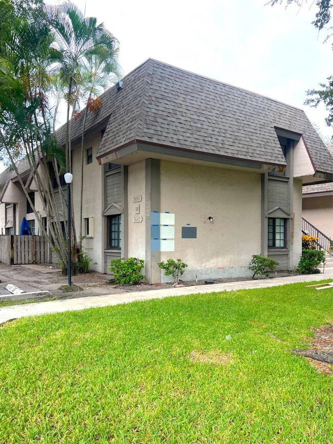 Building Photo - 3692 NW 95th Terrace Unit 7M