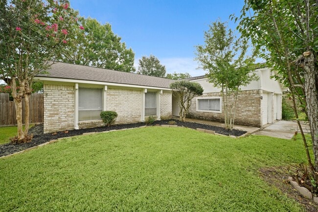 Photo - 411 Pickford Dr