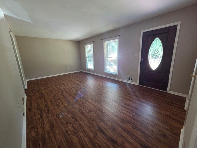 Photo - Cozy home minutes away from campus!