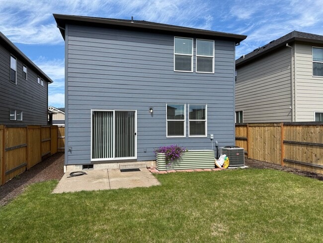 Photo - Newer 3 bedroom 2.5 bathroom house!
