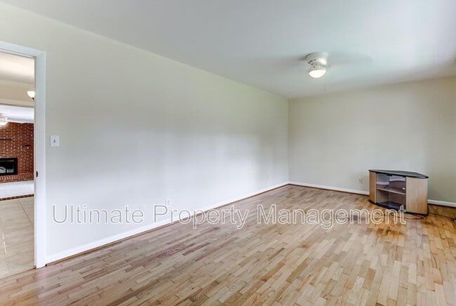 Photo - 3822 Halifax Rd