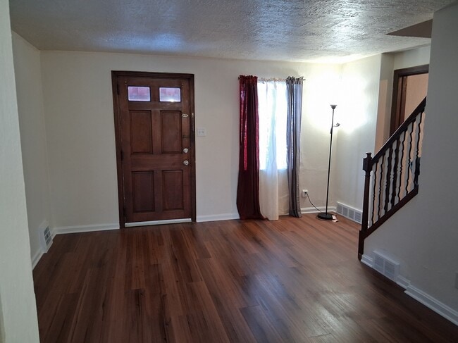 Living Room - 405 Commonwealth Ave