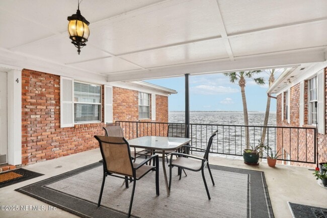 Building Photo - 1846 Mallory St Unit 13