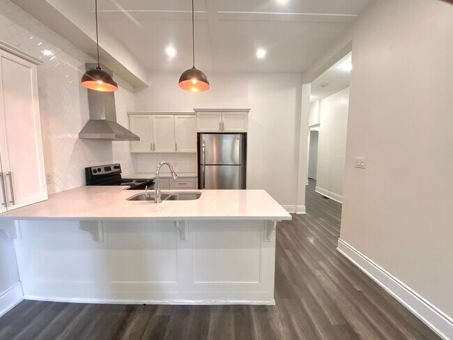 Photo - 85 Victoria Ave N Unit 1