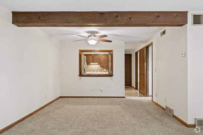 2BD, 1BA - 925SF - Dining Room
