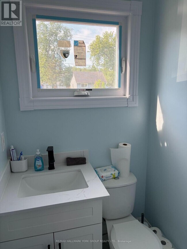 Photo - 276 Glenwoods Ave