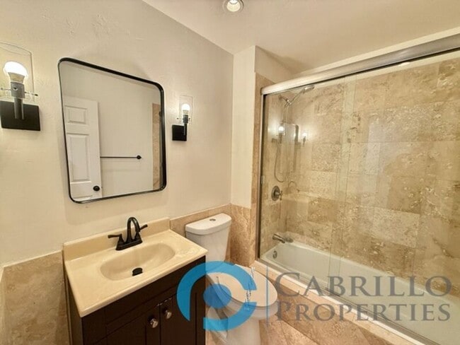Photo - 2828 Famosa Blvd Unit #102