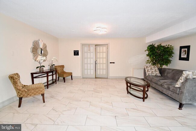 Photo - 10320 Westlake Dr Unit E409