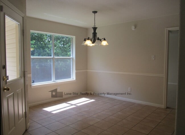 Photo - 222 Nolan Ridge Dr