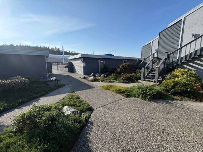 Photo - 2001 Skyline Way Unit Interbay | Skyline Way, 2001 105