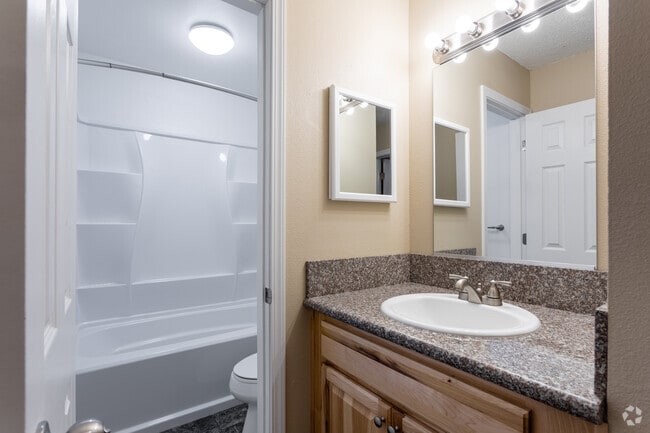 1BR, 1BA - 480 SF - Oak Vale Apartments