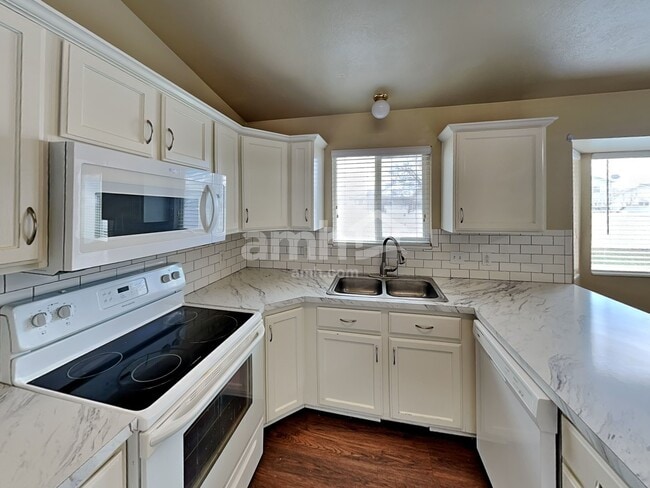 Photo - 1343 S 2700 E