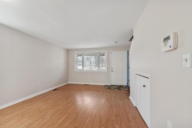 Photo - 9 Kennedy Dr