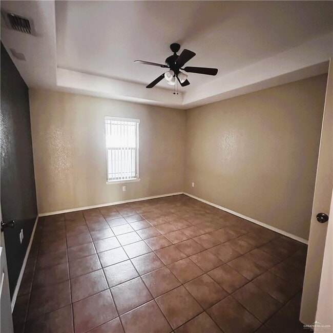 1101 Pecan St