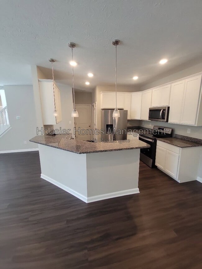 5645 Brownstone Dr
