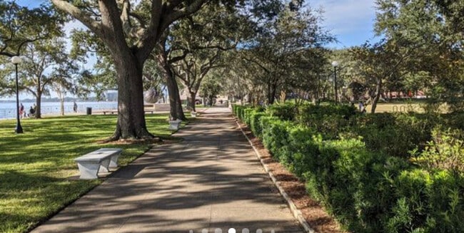 Memorial Park on the St Johns River - 768 Acosta St Unit 1