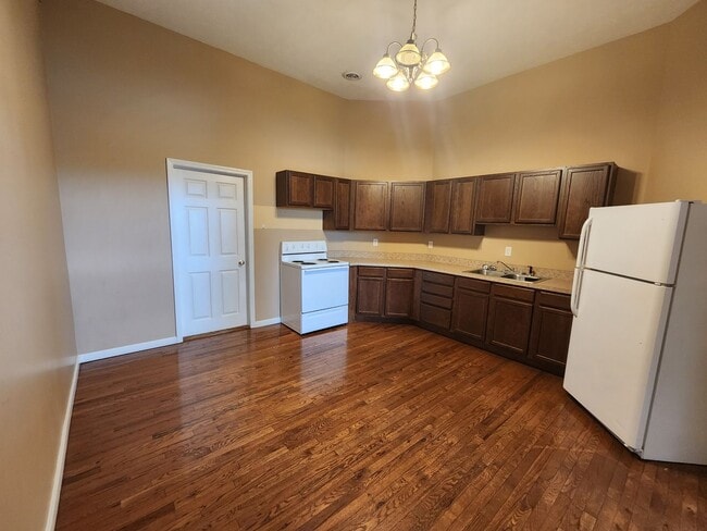 Photo - 101 S Main St Unit APT 3