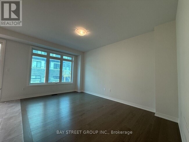 Photo - 1034 Valhalla Ter