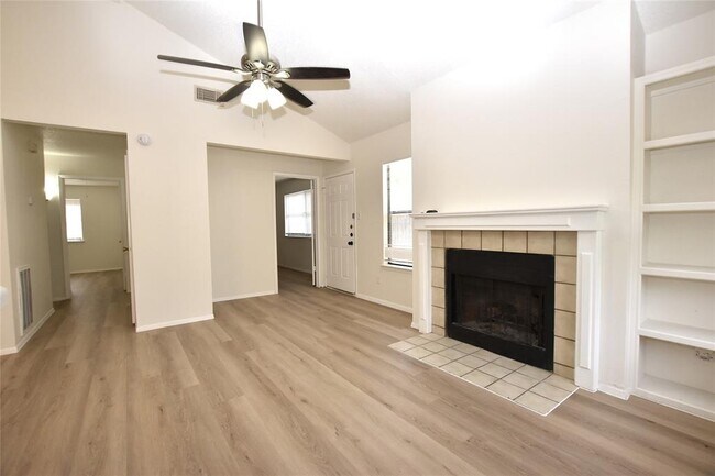 Building Photo - 2801 W Slaughter Ln