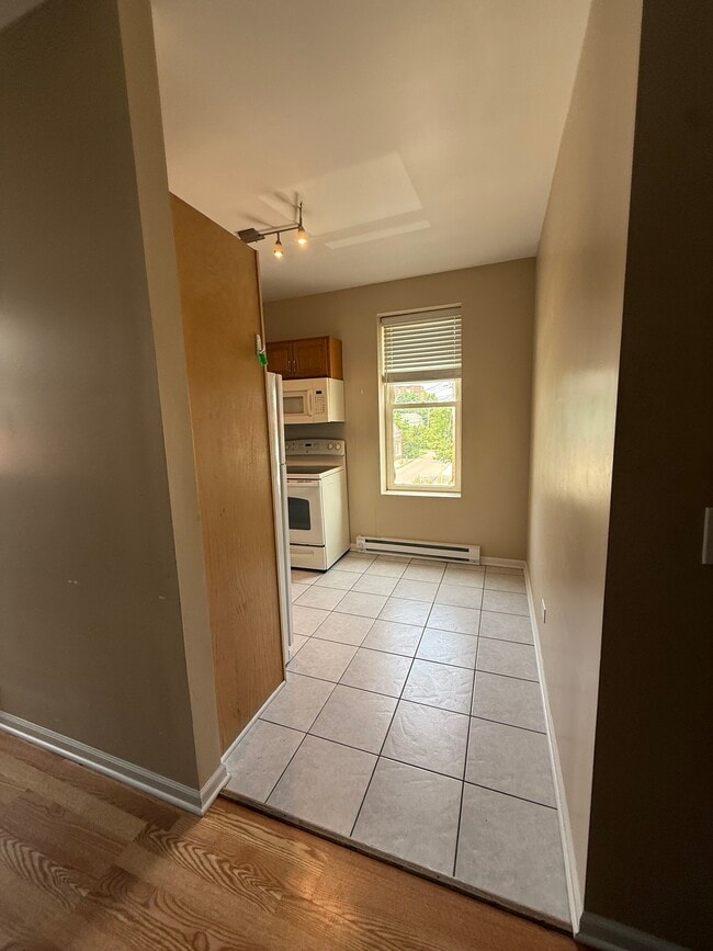 Photo - 503 S Main St Apartments Unit Until3
