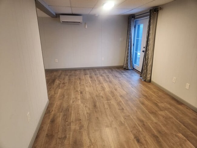 Photo - 245 Bishops Glen Dr