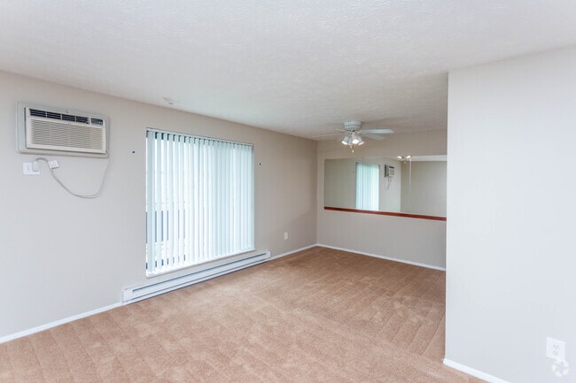 3BR, 2BA - 1,120 SF