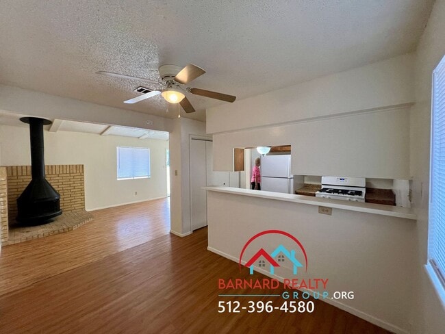 Photo - Available Now: 2 bed/1 bath duplex with fenced yard available now!