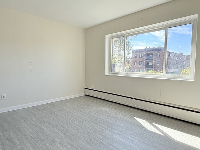 Photo - 1590 Ouellette Ave Unit 301