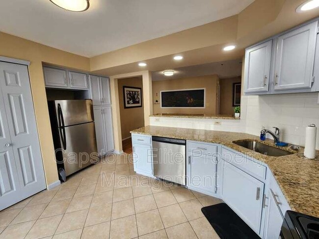 Photo - 30 Richmond St Unit 2 - Standard Hallway