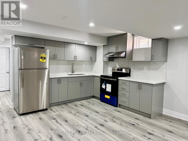Photo - 77 Romanelli Cres