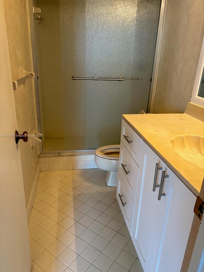 Photo - 112 Lake Emerald Dr Unit 207