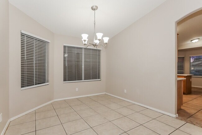 Photo - 118 W Tumbleweed Ct